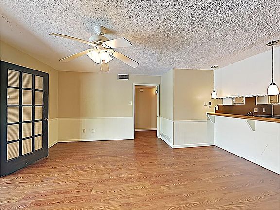 3rd image of 2917 Las Vegas Trl #2921