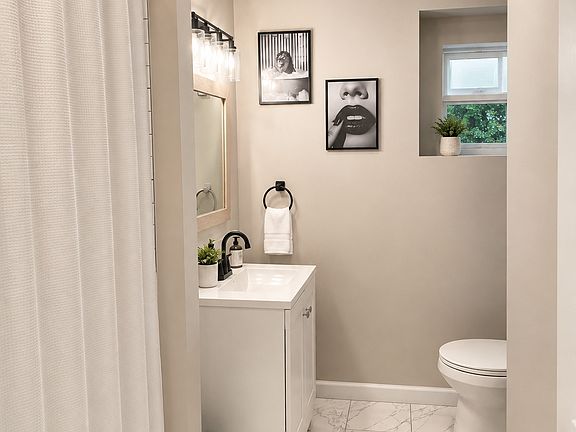 5th image of 3028 W Garrison Ave #3