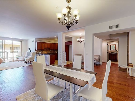 3rd image of 10862 Bloomfield St APT 207