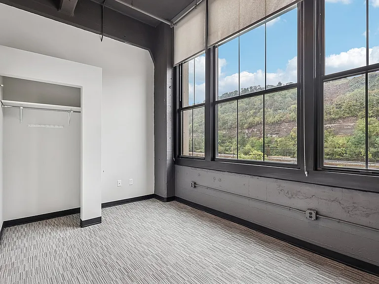 63-web-or-mls-1627 Penn Ave Unit 504-S2409-020