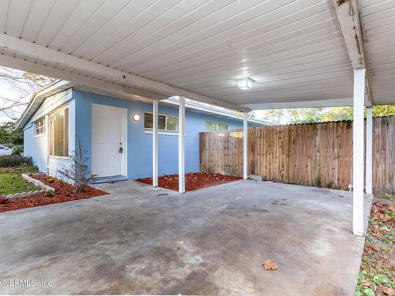 3rd image of 7807 Dubois Dr
