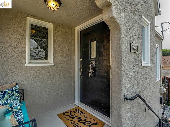4th image of 6234 Majestic Ave