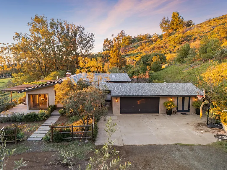 11345 Pacific View Dr — Photo 1