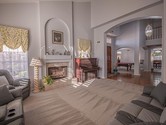 Sitting Room / Entrance