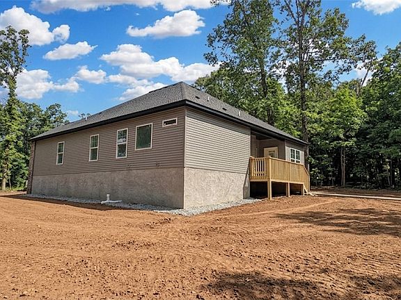 3rd image of 5 Collins Ln