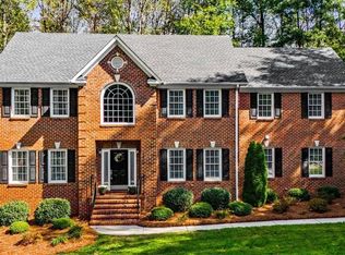 1800 Wild Fern Dr, Oak Ridge, NC 27310