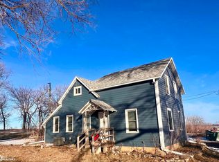 495 Wren Ave, Ackley, IA 50601