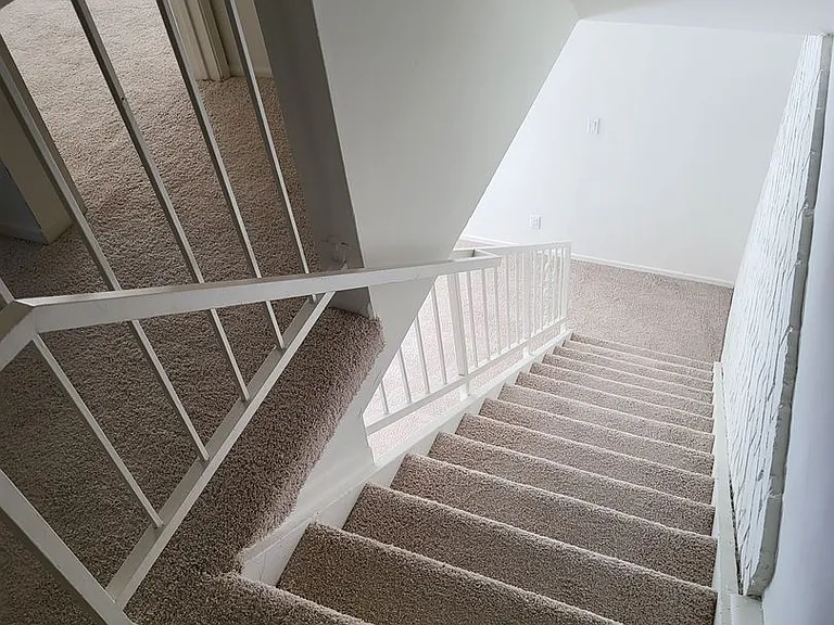 2692 Victoria Ave — Photo 17