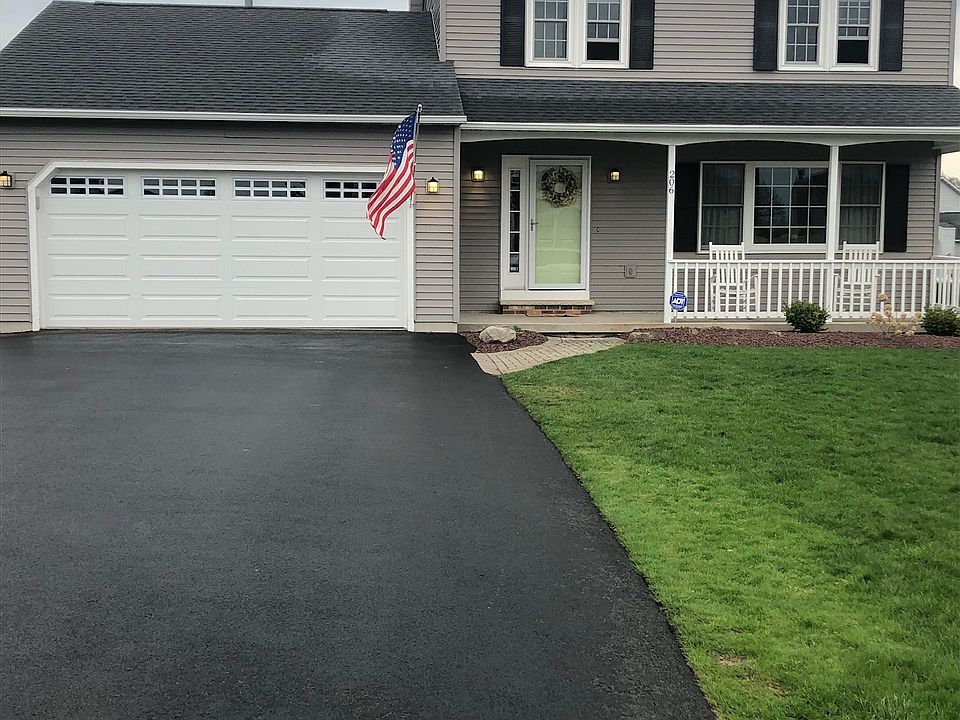 1st image of 206 Duchess Ln