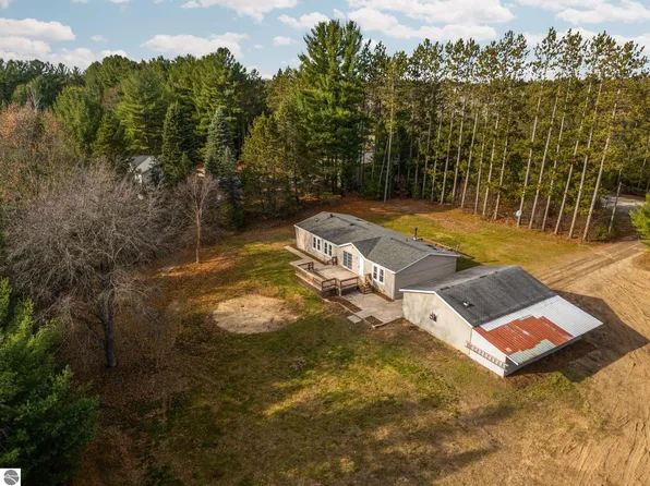 5765 Lund Rd SW, Fife Lake, MI 49633