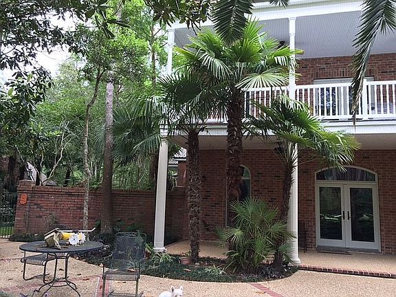 3rd image of 5795 Laurel Hill Ln