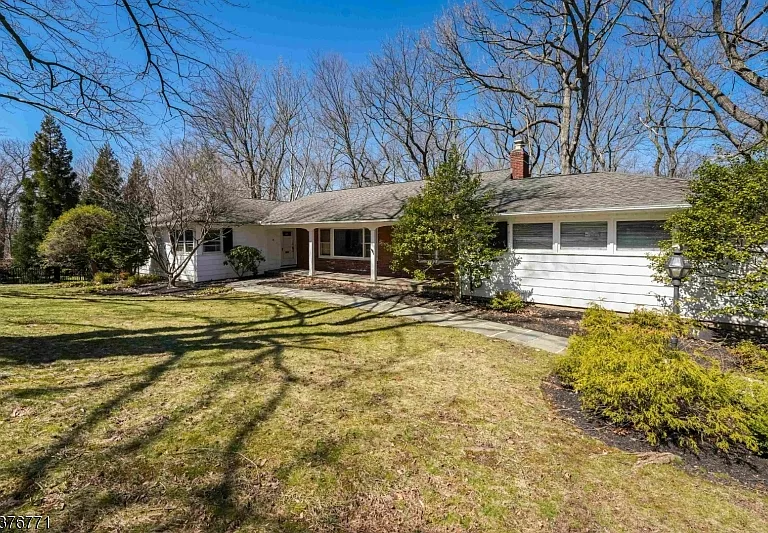 17 Oxford Dr — Photo 30