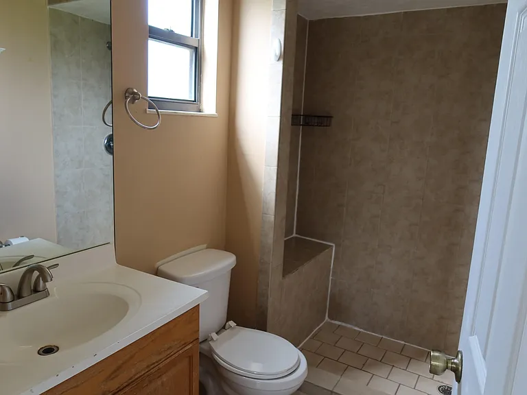 601 SE Polynesian Ave — Photo 13