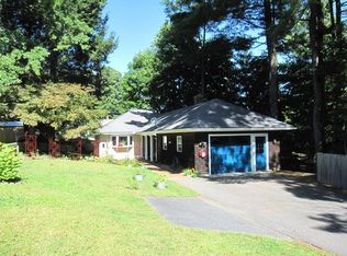 17 George St, Greenfield, MA 01301