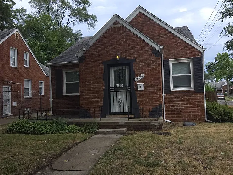 19300 Lesure St — Photo 23