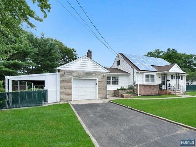 1st image of 4 Riverdale Ave