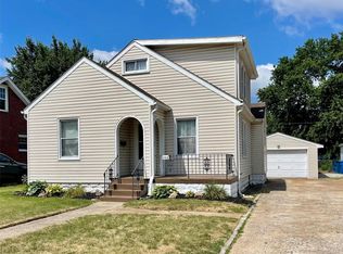 444 5th St, Wood River, IL 62095