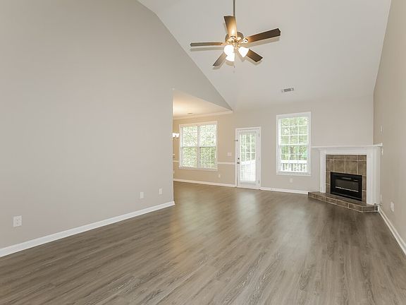 5th image of 2452 Temple View Dr