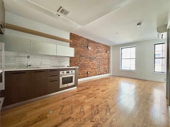 4th image of 72 Willoughby St APT 4D