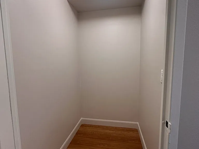1020 Pembridge Cres #301 — Photo 14