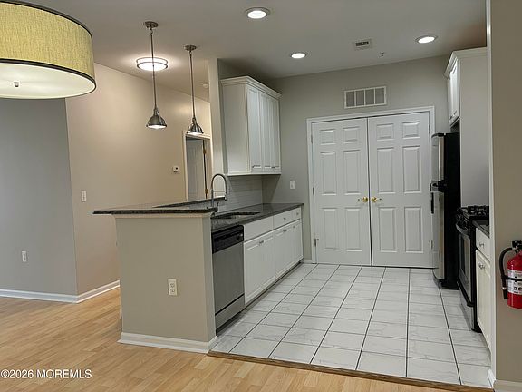 2nd image of 610 Sophee Ln