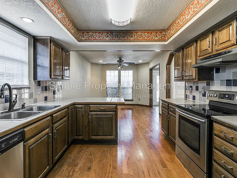 3837 Sunward Cir — Photo 10