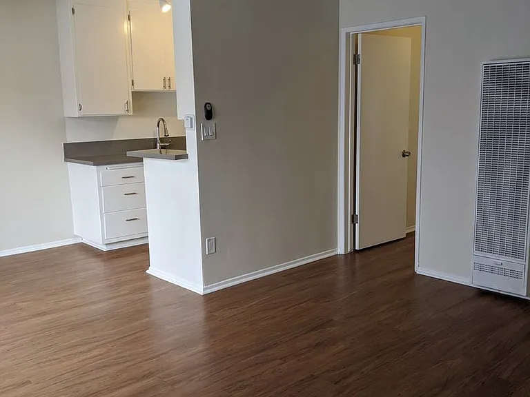 12541 Pacific Ave — Photo 3