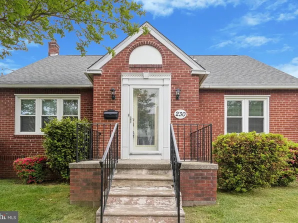 230 Forrest Ave, Folsom, PA 19033