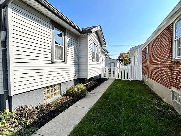 5th image of 2724 Wayland Ave