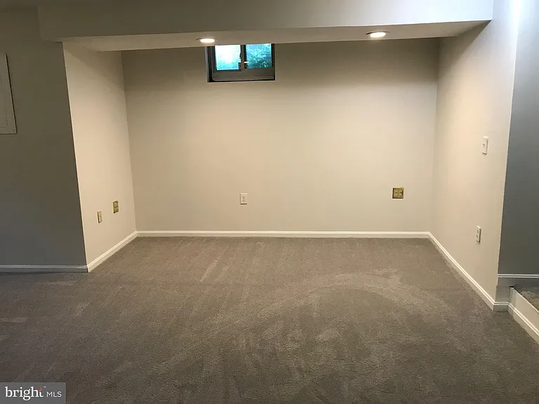 Mainsail Dr — Photo 23