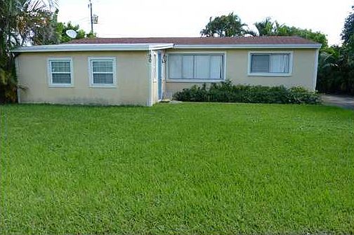 1st image of 90 Canoe Dr