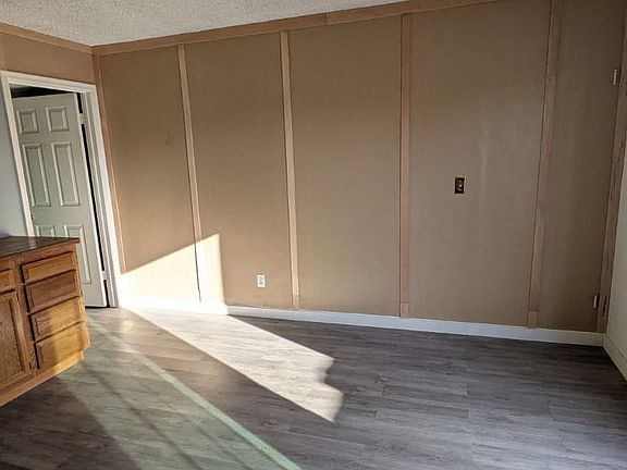 3rd image of 1503 W Loughlin Dr