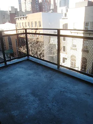 Rented by City Connections Realty | media 6