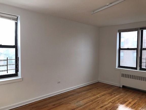 3rd image of 14737 Roosevelt Ave