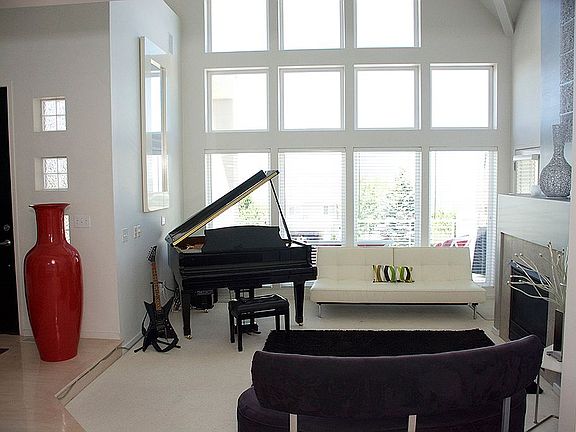 Grand living room