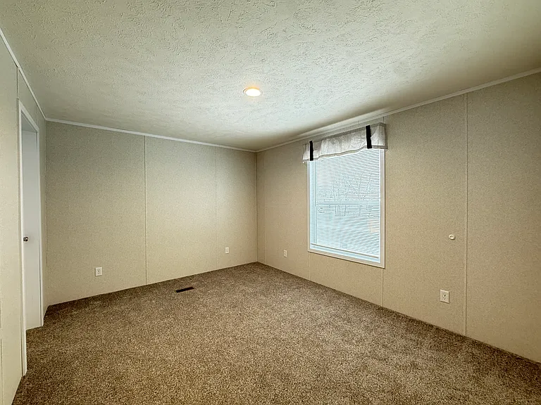 29800 Guilford Cir #71 — Photo 16