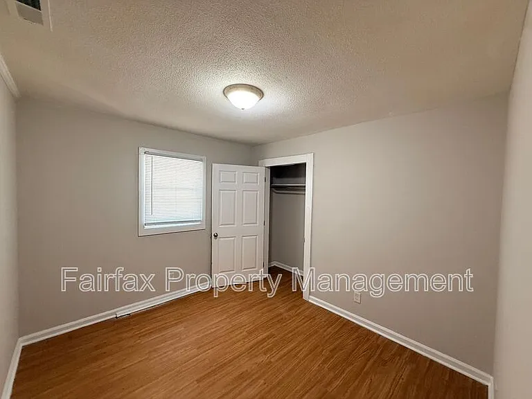 2418 Owen St #A — Photo 10