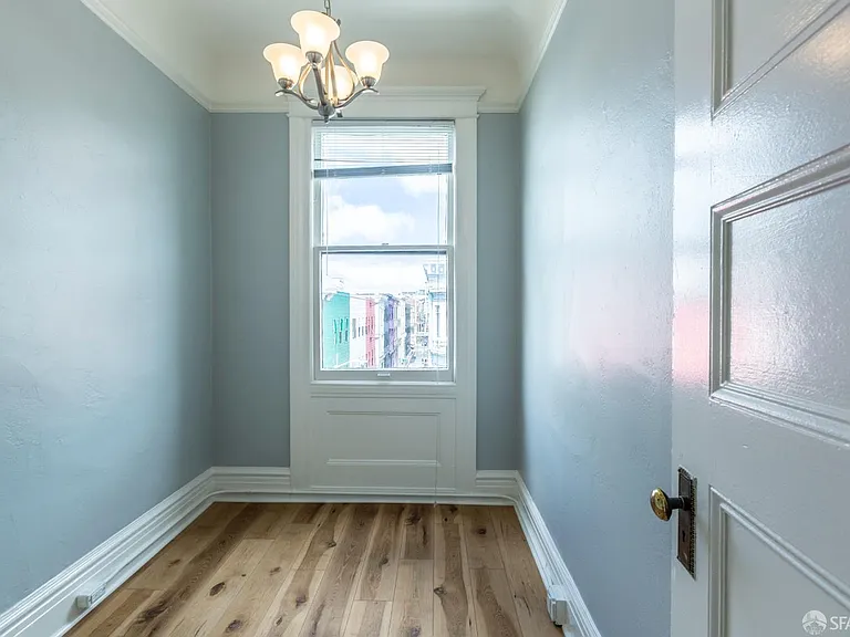 553 Green St — Photo 9
