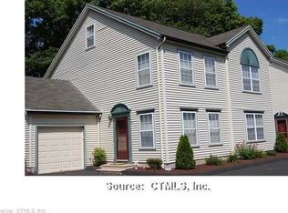 39 Kendall Green Dr, Milford, CT 06461