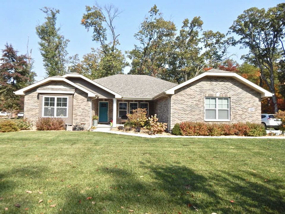 1st image of 4207 Foxwood Dr