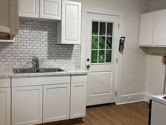 5th image of 140 Fairview Ave