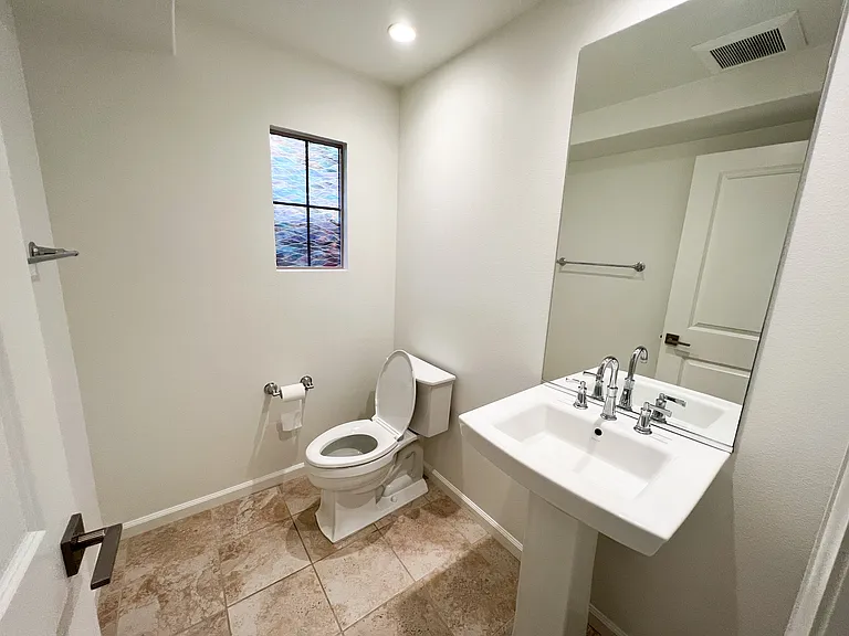 58 Quill — Photo 26