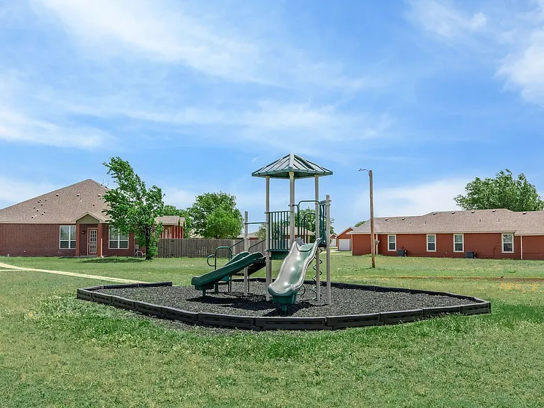 Amarillo Greentree Village — Photo 12