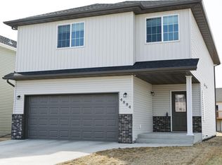 4884 34th Ave S, Fargo, ND 58104