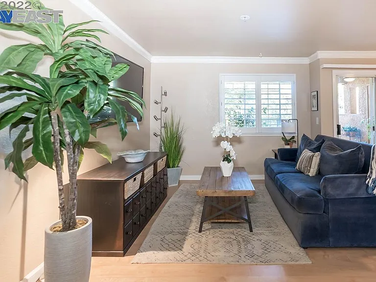 725 Watson Canyon Ct #114 — Photo 2