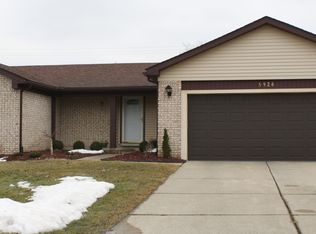 5926 Runnymeade Dr, Canton, MI 48187
