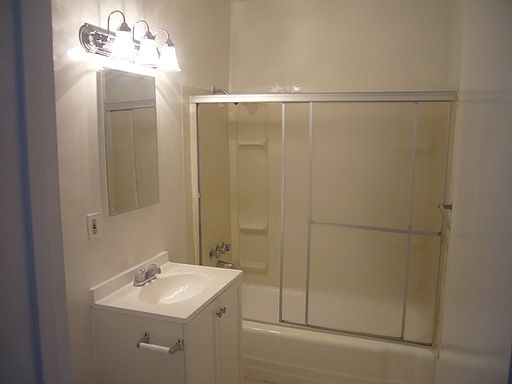 4th image of 8741 Owensmouth Ave APT 2