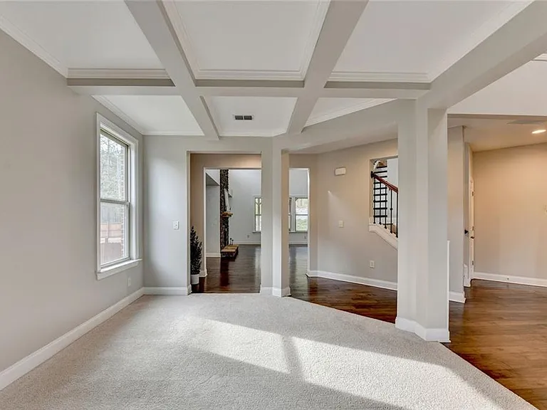 2540 Maple Ridge Ln — Photo 6