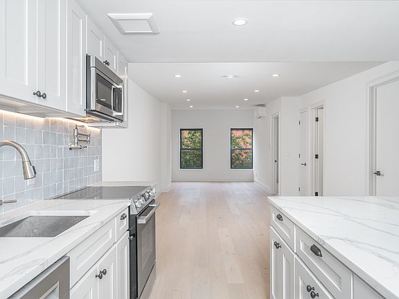 5th image of 211 Court St #Penthouse