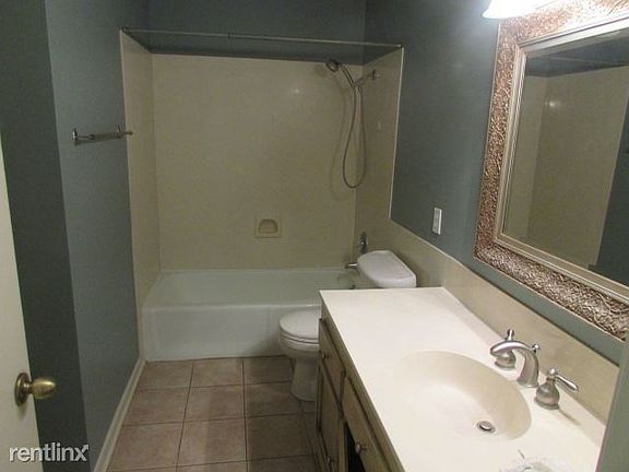 2nd image of 900 Broadmoor Blvd